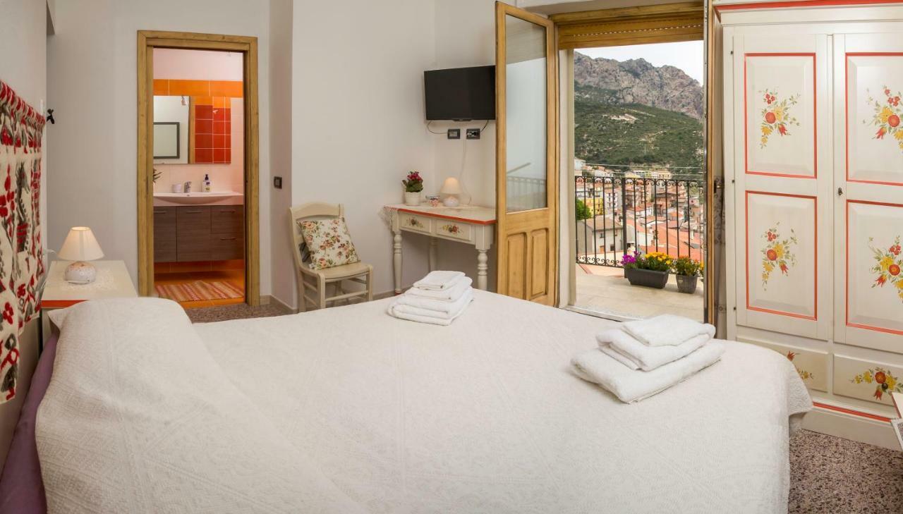 B&B Aria Ona Villagrande Strisaili Eksteriør billede